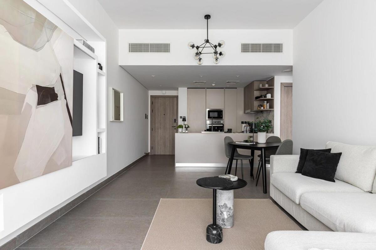 1br With Huge Terrace & Pool Access *